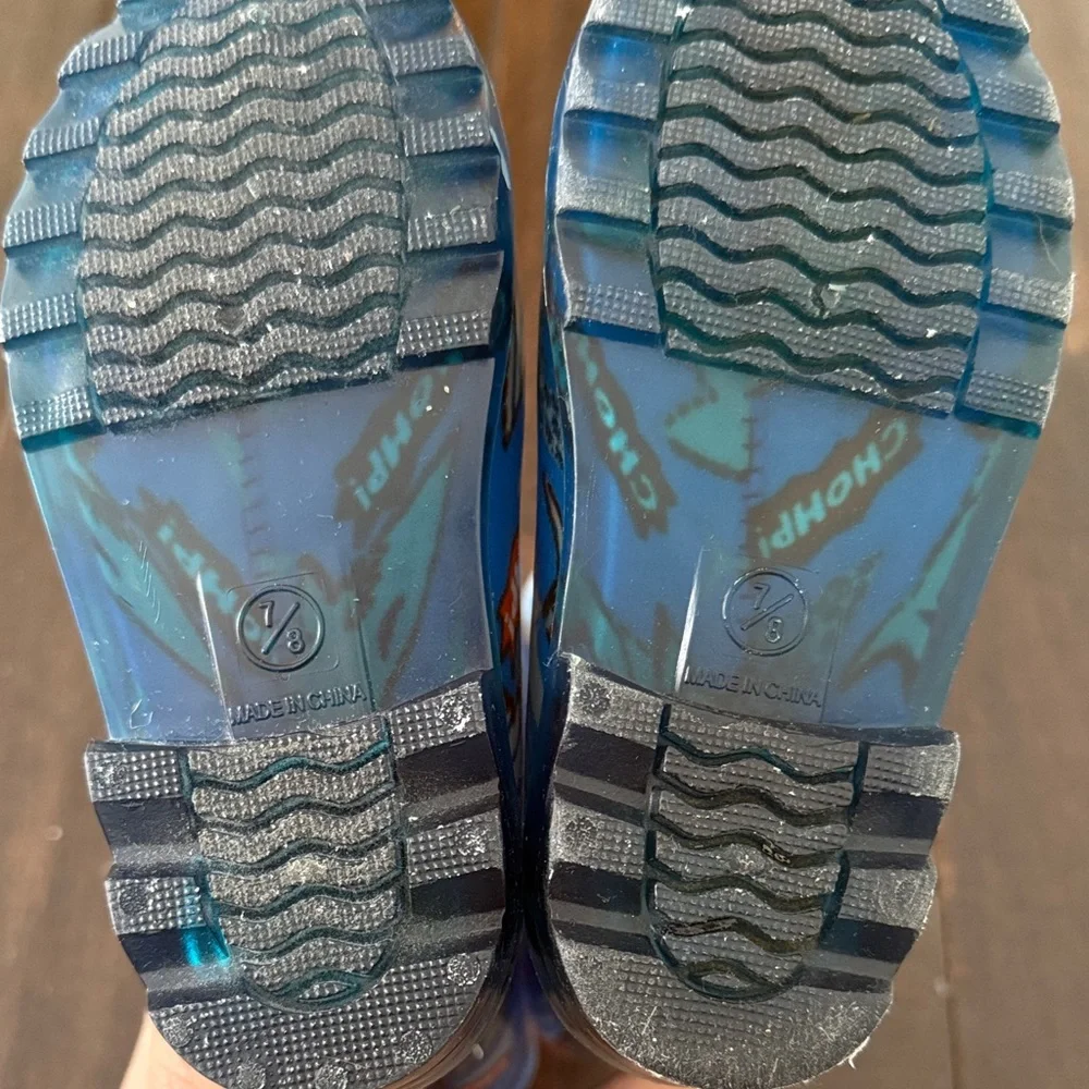 Members Mark Kids Blue Shark Light Up Rain Boots! Worn one time!